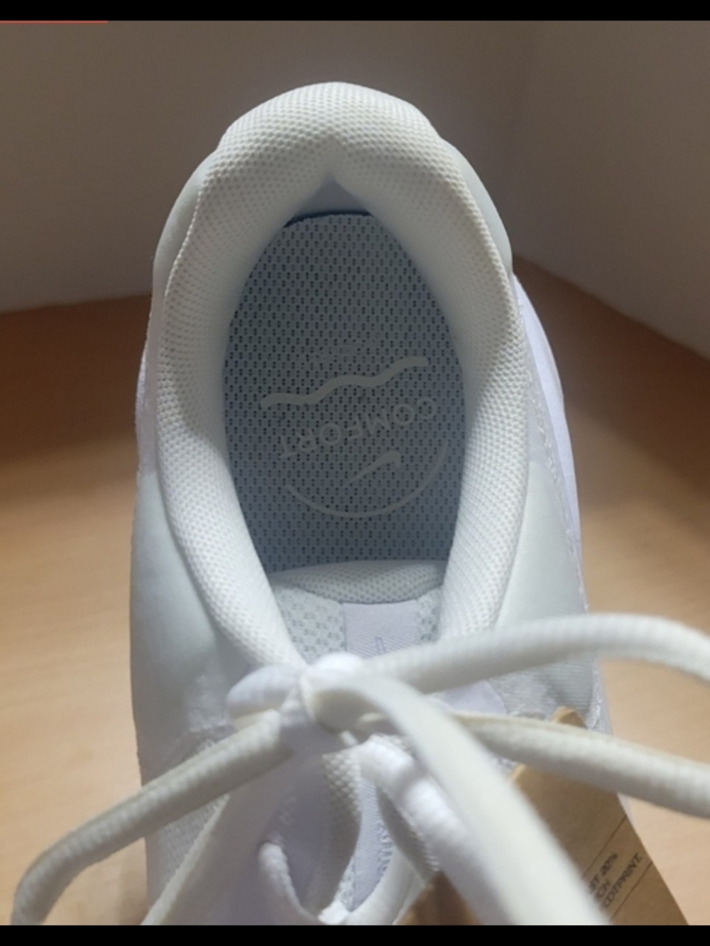 Nike White Women's Lightweight Running Sneakers Size 9 Reserve For Corrinmax - Picture 3 of 7
